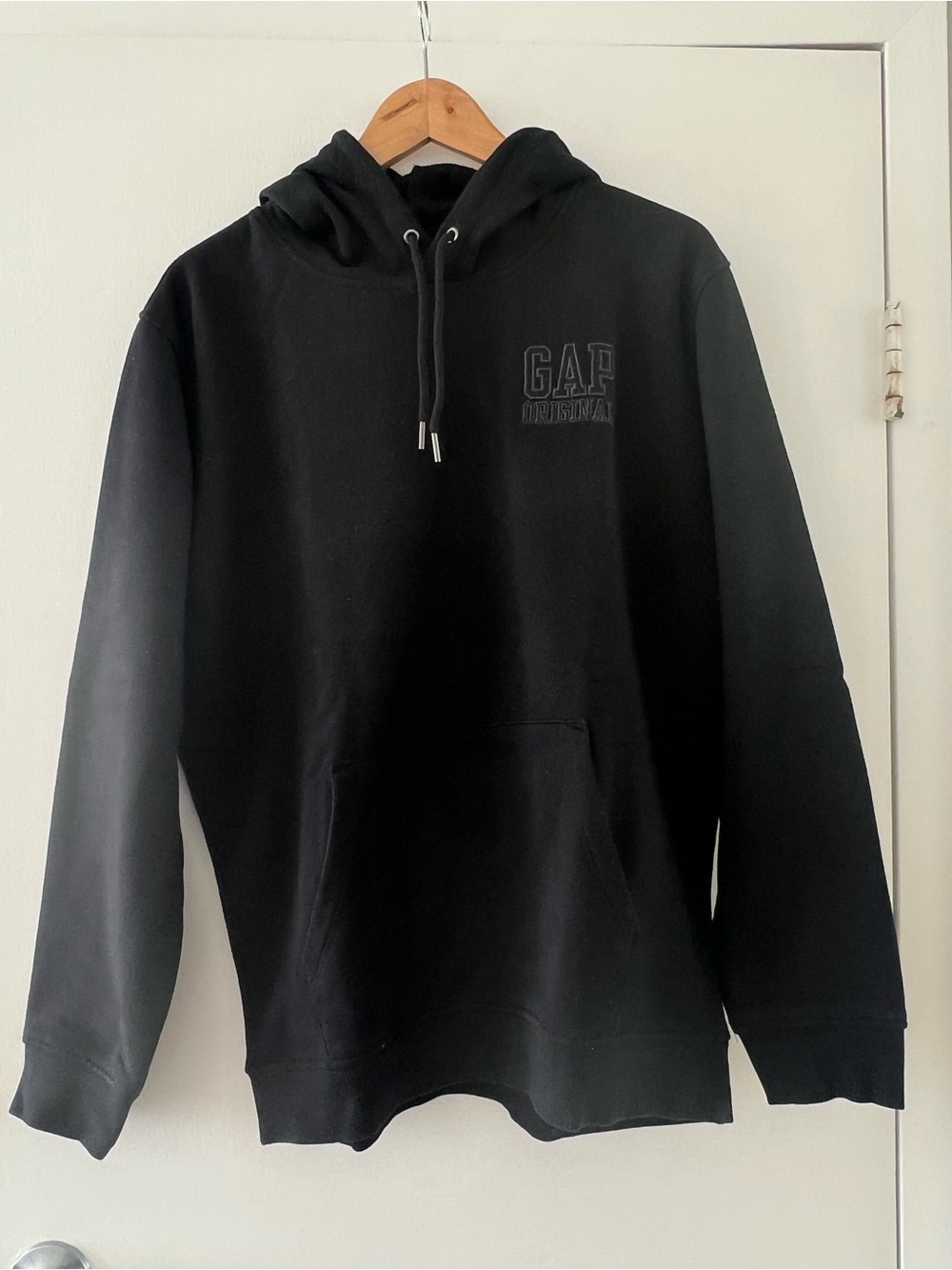 GAP Black Pullover Hoodie with Subtle Logo